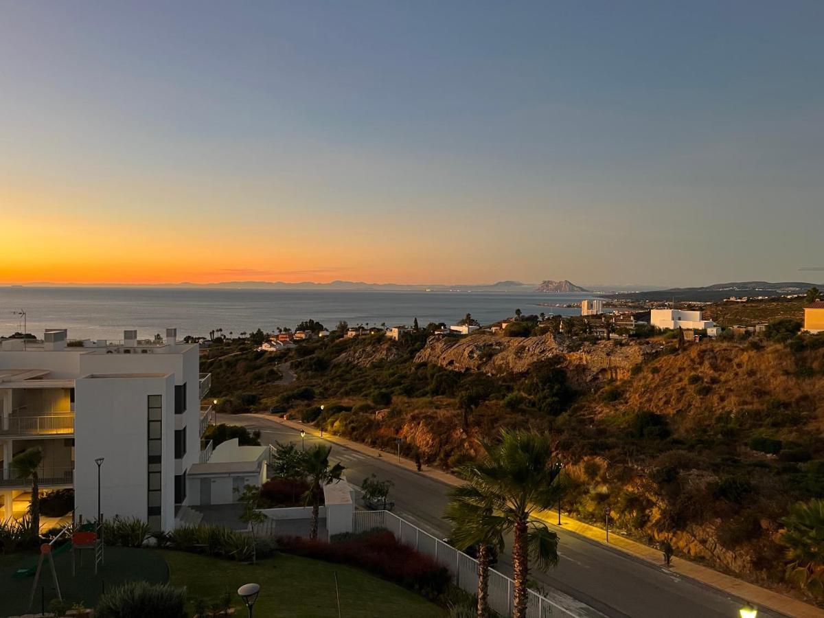 Penthouse With Stunning View And Rooftop Terrace Manilva Bagian luar foto